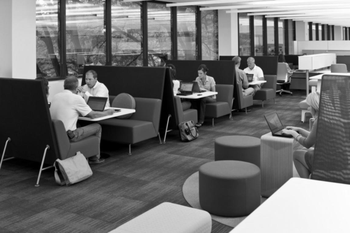 Detaillierte Keyword-Analyse mit Diagrammen und Metriken